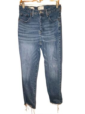 Universal Thread Mid Rise 80s Slim Button Fly Jeans Women’s‎ 10R Raw Hem Denim